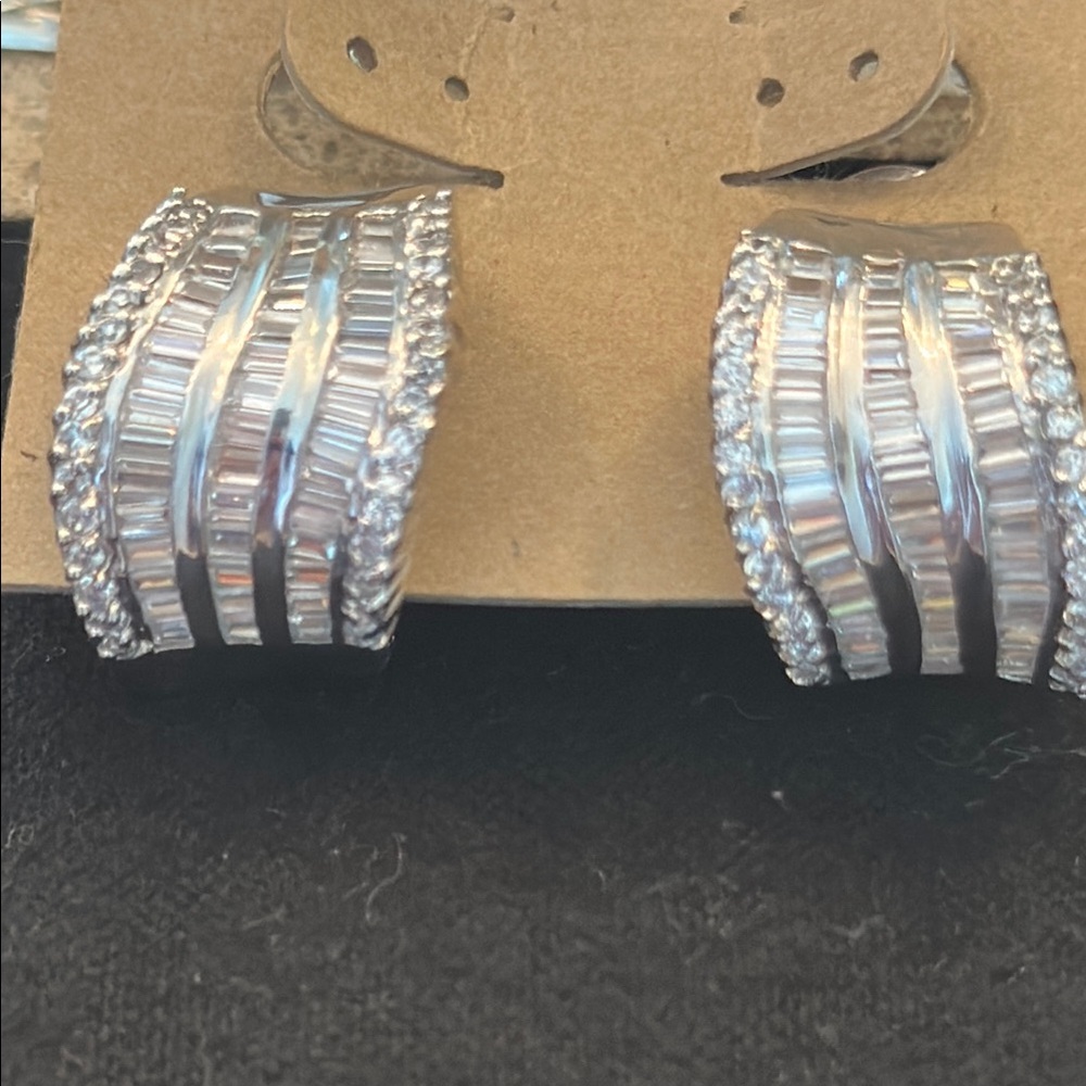 “White Gold and Diamond” earrings